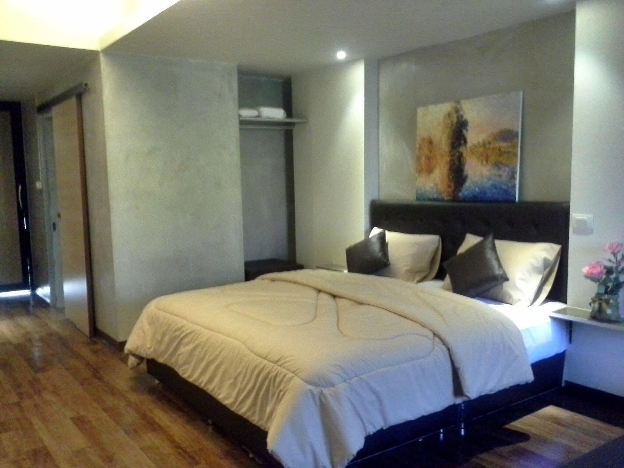 Thongtha Residence - Suvarnabhumi Airport Bangkok Buitenkant foto